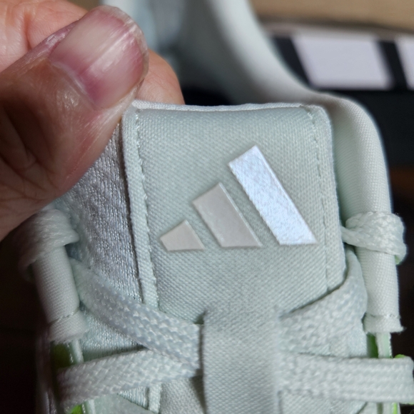 Adidas Womens 8 1/2 Run Falcon White and Green Sneakers New With Tags - Picture 8 of 11